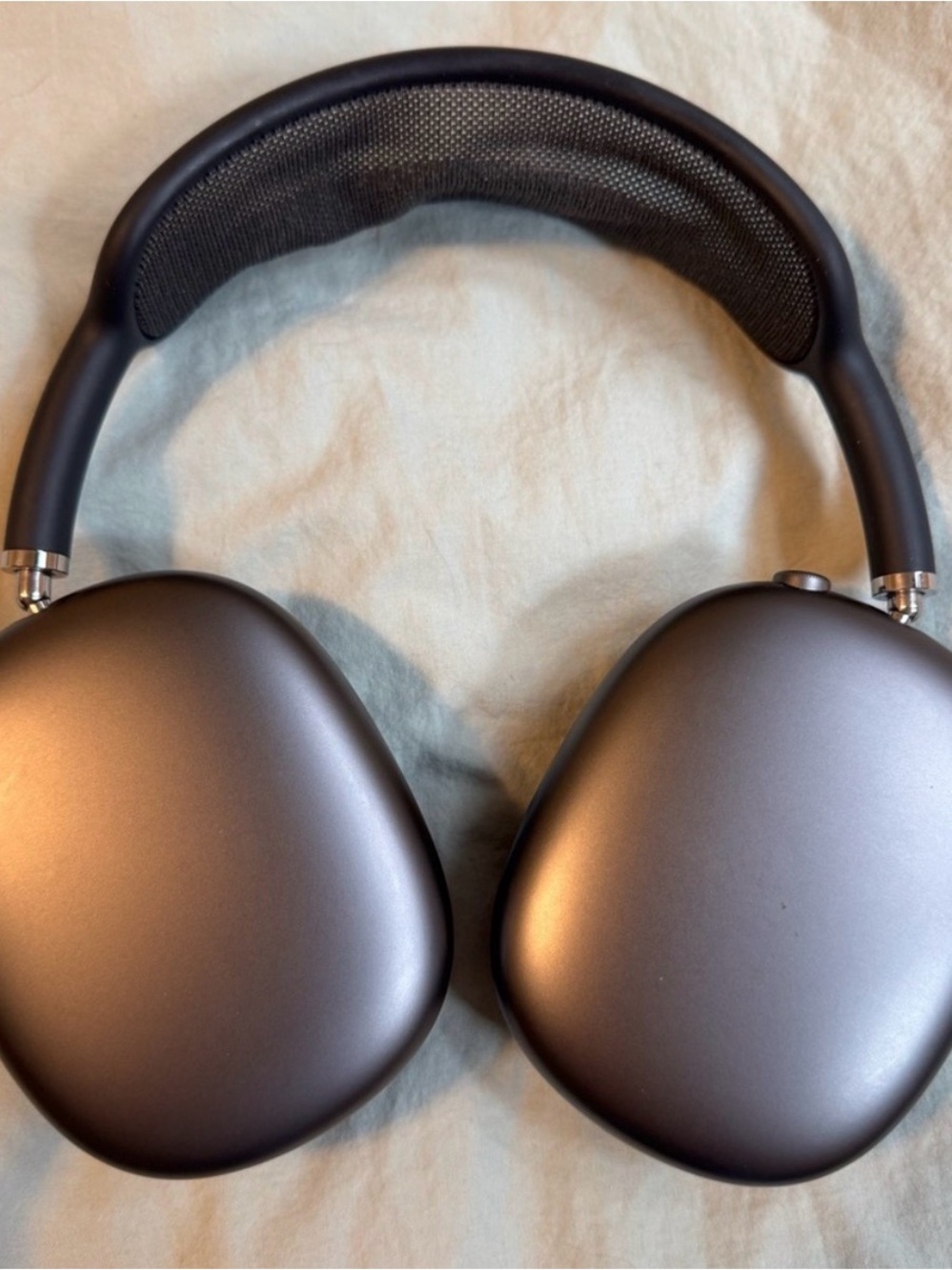 Apple AirPod Pro Wireless Over-Ear Headphones — Matte space Gray